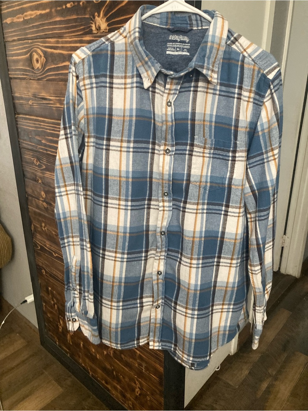 Woman’s Flannel Size XL